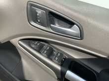 Ford Grand Tourneo Connect EcoBlue Titanium - U8800