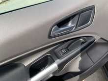 Ford Grand Tourneo Connect EcoBlue Titanium - U8800