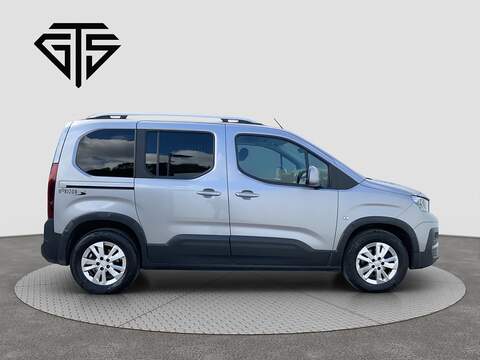 BlueHDi Allure 1.5 5dr Wheelchair Accessible Vehicle Manual Diesel