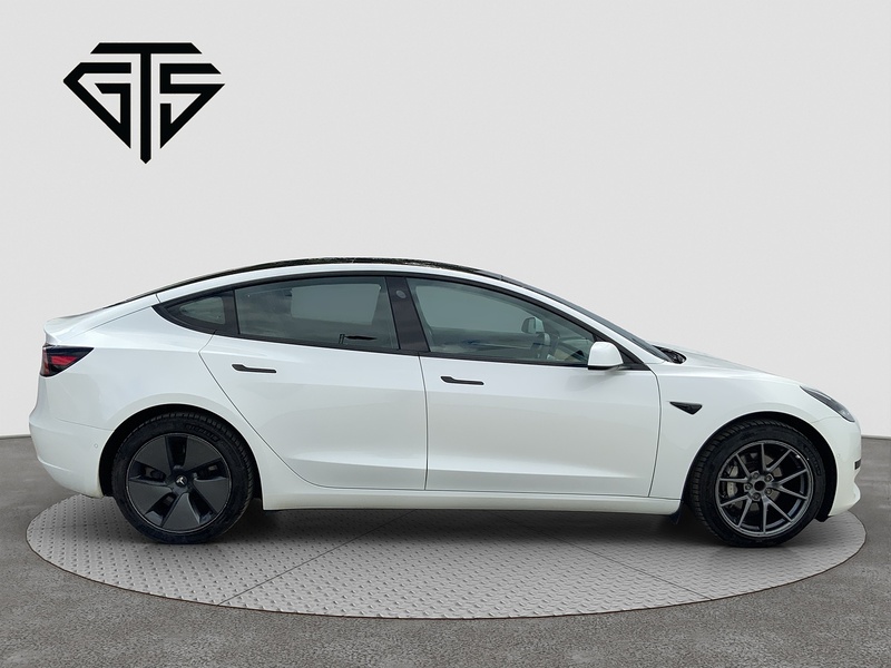 Tesla Model 3 Standard Range Plus - U8804