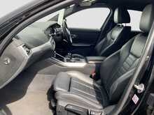 BMW 3 Series 330i M Sport - U8814