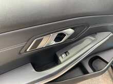 BMW 3 Series 330i M Sport - U8814