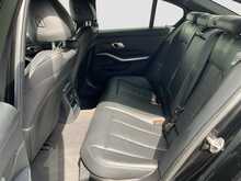 BMW 3 Series 330i M Sport - U8814
