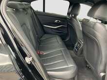 BMW 3 Series 330i M Sport - U8814