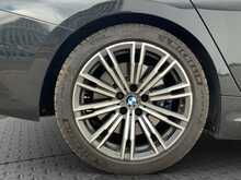 BMW 3 Series 330i M Sport - U8814