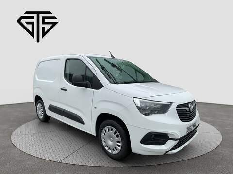 Vauxhall Combo 1.2 SE Edition Hatchback 5dr Petrol Manual Euro 6 (75 ps)