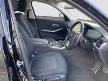 BMW 3 Series 330e SE Pro - U8846