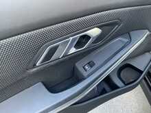 BMW 3 Series 330e SE Pro - U8846