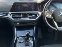 BMW 3 Series 330e SE Pro - U8846