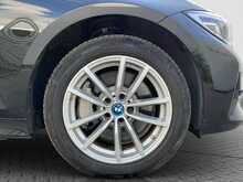 BMW 3 Series 330e SE Pro - U8846