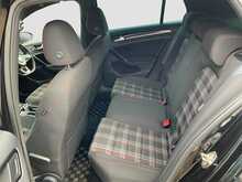 Volkswagen Golf GDI - U8862
