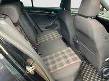 Volkswagen Golf GDI - U8862