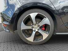 Volkswagen Golf GDI - U8862