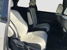 Toyota Estima Hybrid Aeras - U8864