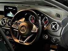 Mercedes-Benz GLA CLASS 1.6 GLA200 AMG Line 