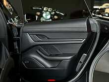 Porsche TAYCAN Performance Plus 93.4kWh 4S 