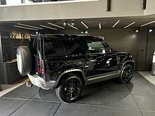 Land Rover Defender 90 D200 MHEV 