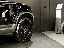 Land Rover Defender 90 D200 MHEV 