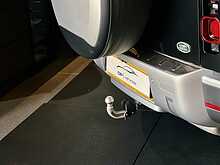 Land Rover Defender 90 D200 MHEV 