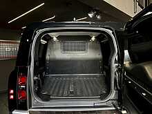 Land Rover Defender 90 D200 MHEV 