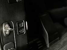 Land Rover Defender 90 D200 MHEV 