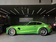 Mercedes-Benz AMG GT V8 BiTurbo R 