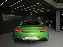 Mercedes-Benz AMG GT V8 BiTurbo R 