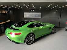 Mercedes-Benz AMG GT V8 BiTurbo R 