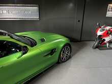 Mercedes-Benz AMG GT V8 BiTurbo R 