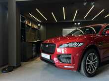 Jaguar F-PACE D180 R-Sport 