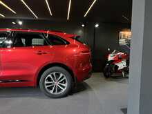 Jaguar F-PACE D180 R-Sport 