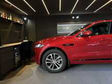 Jaguar F-PACE D180 R-Sport 