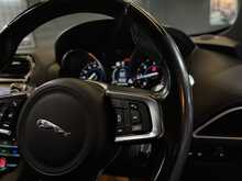 Jaguar F-PACE D180 R-Sport 