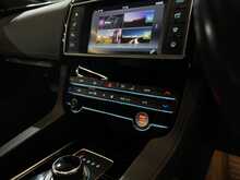 Jaguar F-PACE D180 R-Sport 