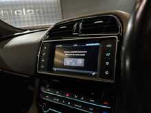 Jaguar F-PACE D180 R-Sport 