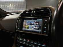 Jaguar F-PACE D180 R-Sport 