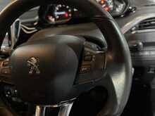 Peugeot 2008 PureTech Active