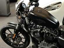 Harley-Davidson Sportster Iron 883 XL883N