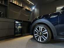 MINI Electric Hatch 32.6kWh Level 3 3dr Hatchback