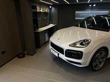 Porsche Cayenne V6 E-Hybrid Platinum Edition 