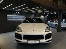 Porsche Cayenne V6 E-Hybrid Platinum Edition 