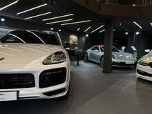 Porsche Cayenne V6 E-Hybrid Platinum Edition 