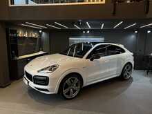 Porsche Cayenne V6 E-Hybrid Platinum Edition 