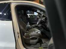 Porsche Cayenne V6 E-Hybrid Platinum Edition 