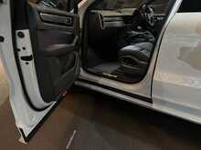Porsche Cayenne V6 E-Hybrid Platinum Edition 