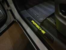 Porsche Cayenne V6 E-Hybrid Platinum Edition 