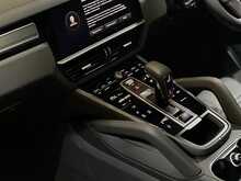 Porsche Cayenne V6 E-Hybrid Platinum Edition 