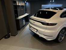 Porsche Cayenne V6 E-Hybrid Platinum Edition 