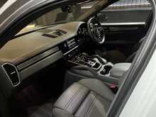 Porsche Cayenne V6 E-Hybrid Platinum Edition 