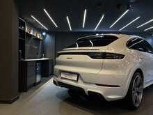 Porsche Cayenne V6 E-Hybrid Platinum Edition 